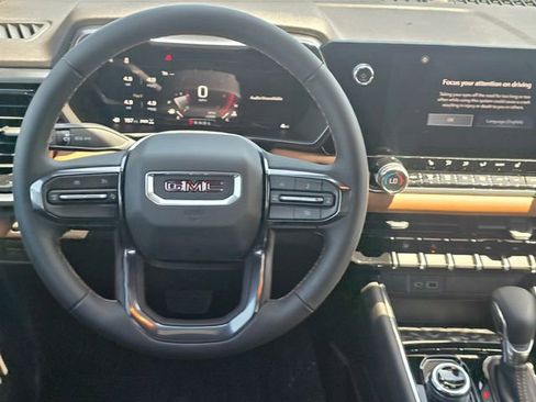 New 2026 GMC Canyon AT4 AWD/4WD image 13
