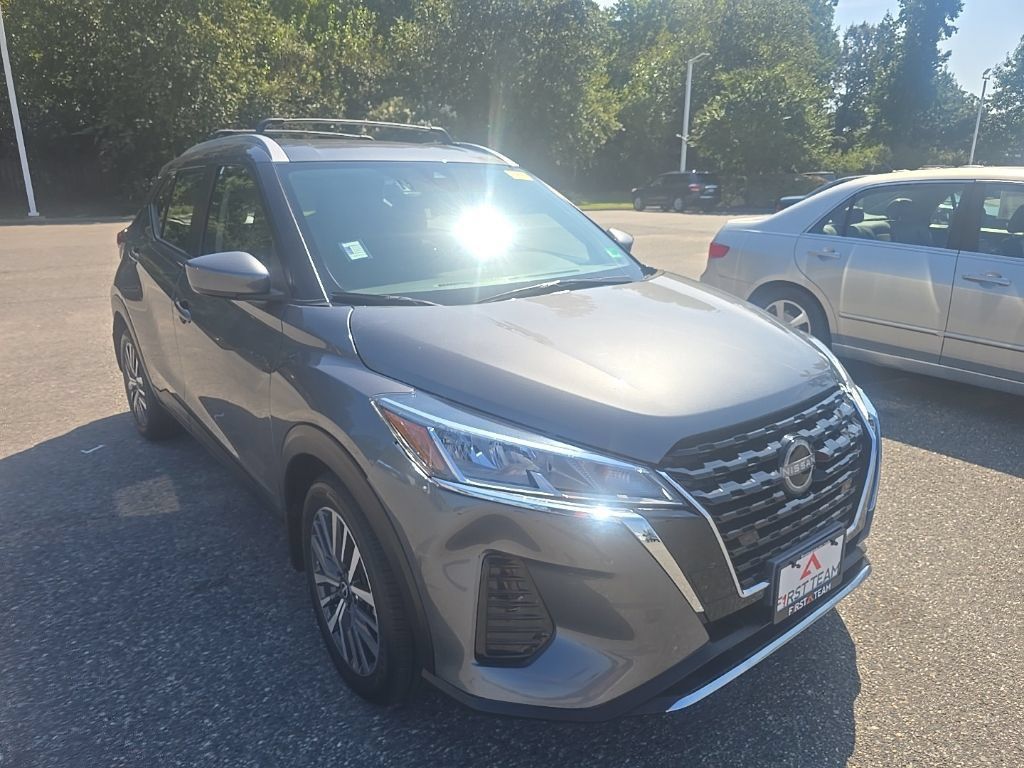 Used 2024 Nissan Kicks SV w/ Interior Electronics Package FWD image 3