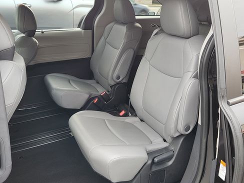 Certified 2023 Toyota Sienna XLE image 26