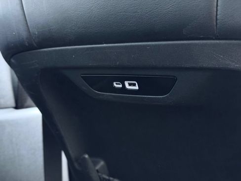 Certified 2025 Chrysler Pacifica Select FWD image 29