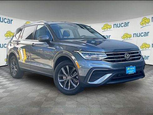 Used 2024 Volkswagen Tiguan SE AWD/4WD image 1