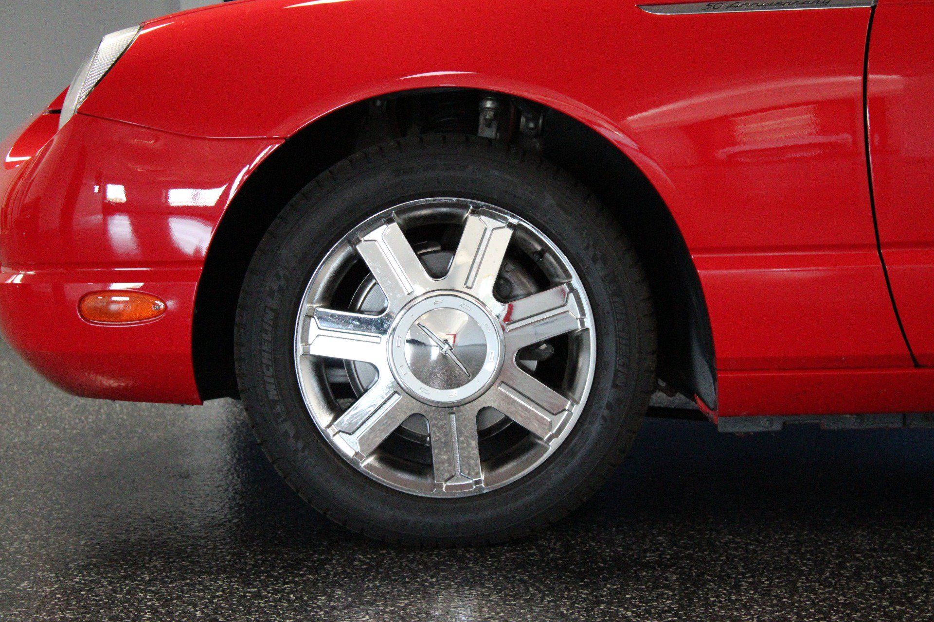 Used 2005 Ford Thunderbird RWD image 14