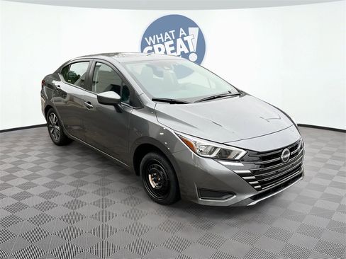 Certified 2023 Nissan Versa SV image 1