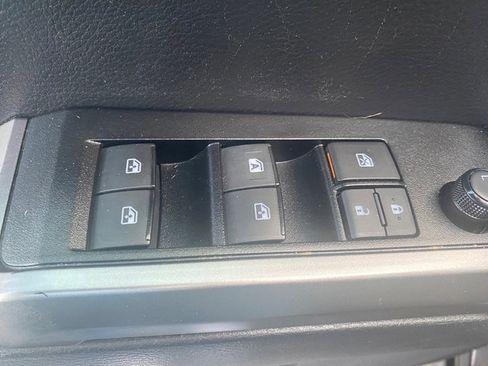 Used 2022 Toyota Tacoma SR5 image 8