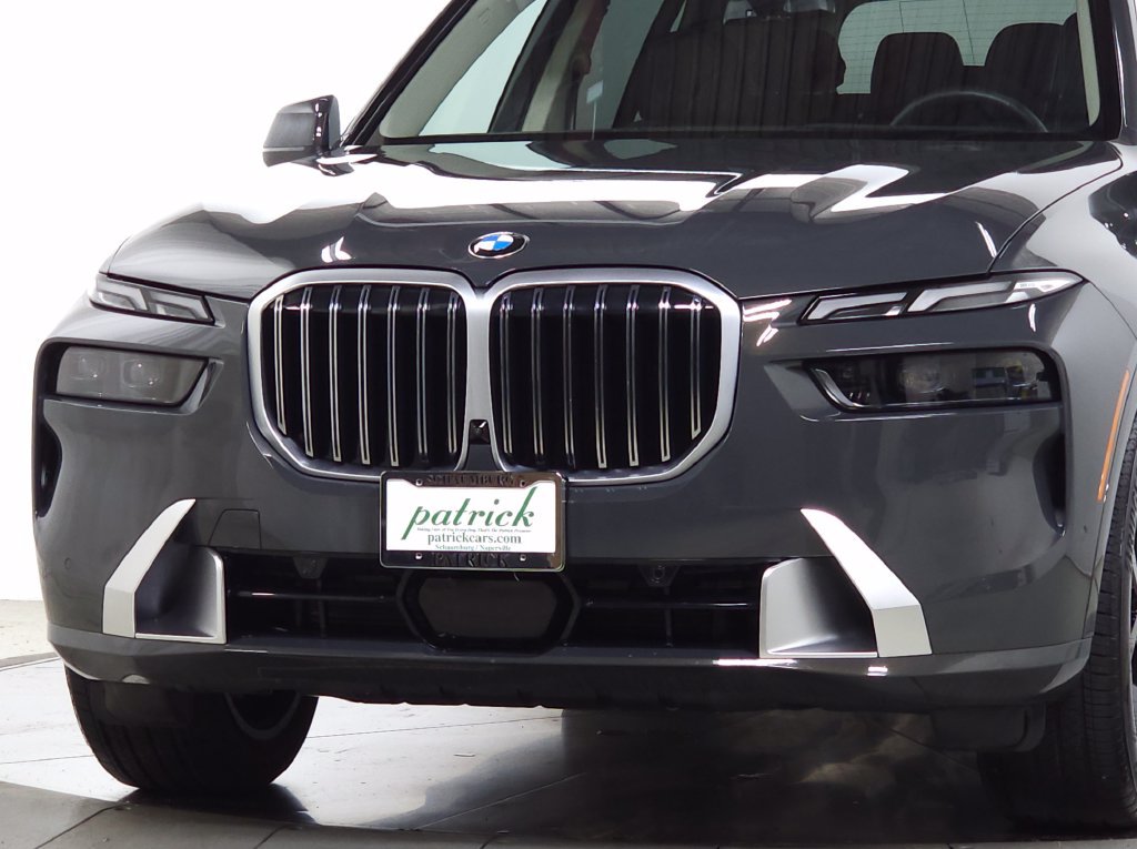 Used 2026 BMW X7 xDrive40i w/ Premium Package AWD/4WD image 3