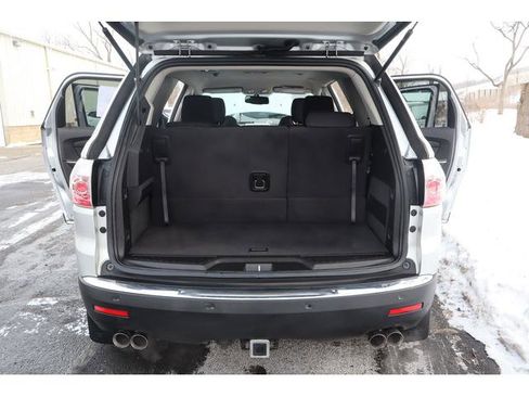 Used 2011 GMC Acadia SLE image 17