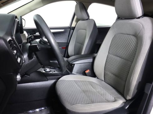 Used 2020 Ford Escape SE image 31