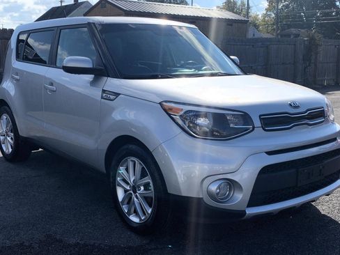 Used 2018 Kia Soul + FWD image 7