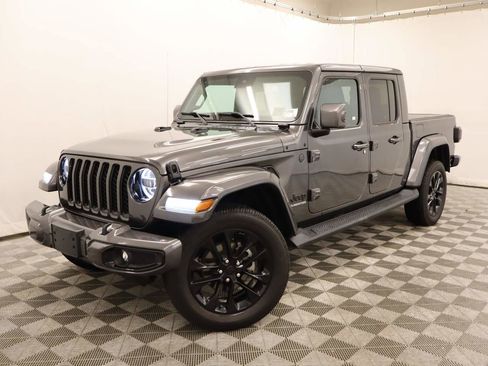 Used 2021 Jeep Gladiator Overland image 1