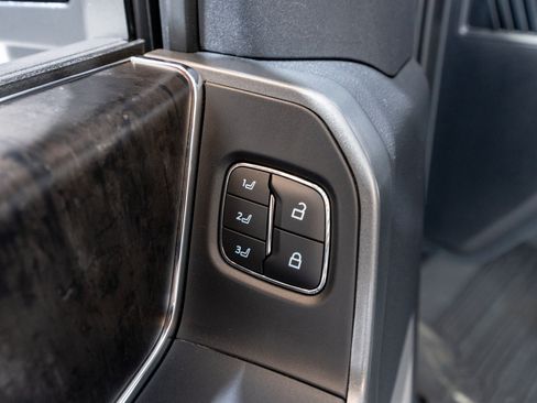 Used 2024 Ford F250 Lariat w/ Black Appearance Package AWD/4WD image 16