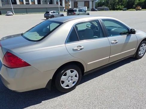 Used 2006 Honda Accord LX image 9