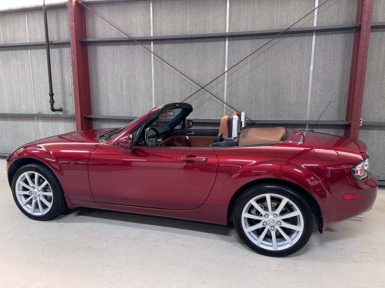 Used 2007 MAZDA MX-5 Miata Grand Touring w/ Premium Pkg RWD image 7
