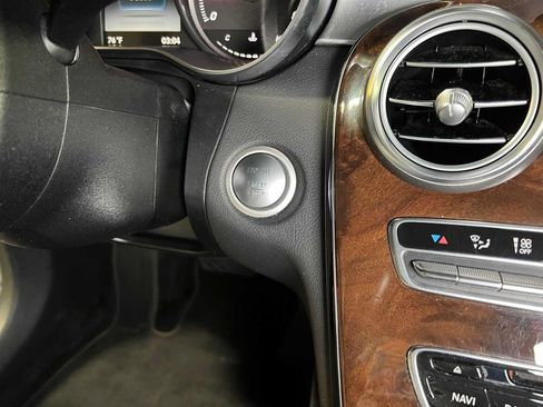 Certified 2018 Mercedes-Benz C 300 4MATIC Sedan image 32