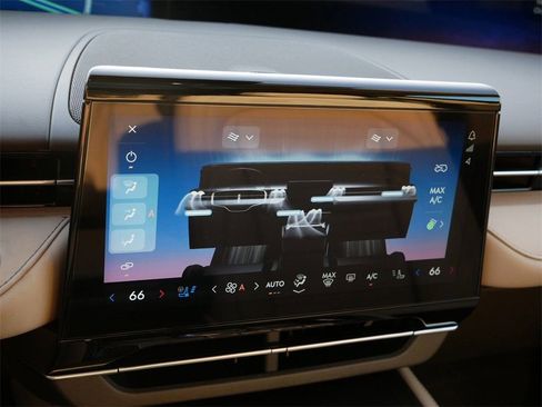 Used 2025 Lincoln Nautilus Reserve w/ Jet Appearance Package image 22