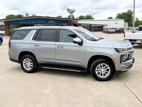 Used 2025 Chevrolet Tahoe LT AWD/4WD image 3