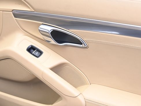 Certified 2014 Porsche Cayman S image 18