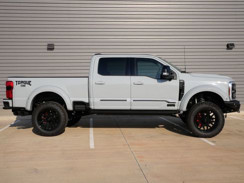 New 2026 Ford F250 Lariat w/ Black Appearance Package AWD/4WD image 2