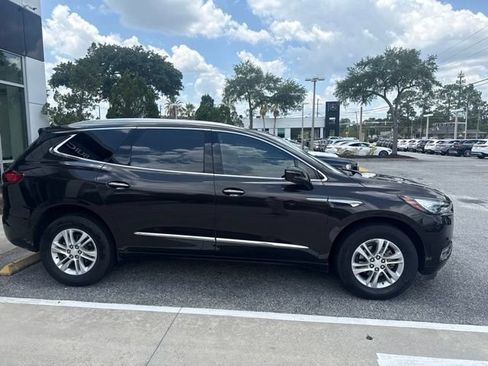Used 2018 Buick Enclave Essence w/ Trailering Package FWD image 8