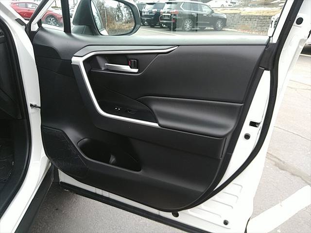 Certified 2019 Toyota RAV4 XLE w/ Convenience Package AWD/4WD image 9