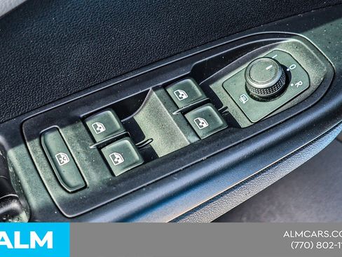 Used 2022 Volkswagen Taos SE FWD image 35