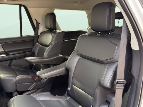 Used 2025 Ford Expedition Platinum AWD/4WD image 61