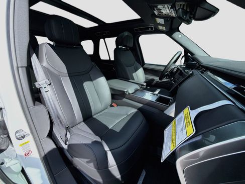 New 2026 Land Rover Range Rover SE AWD/4WD image 16