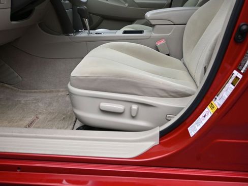 Used 2009 Toyota Camry LE FWD image 19