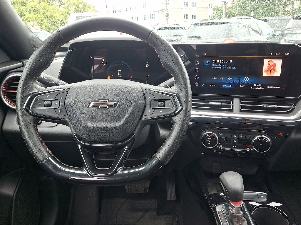 Used 2024 Chevrolet Trax RS w/ Sunroof Package FWD image 11