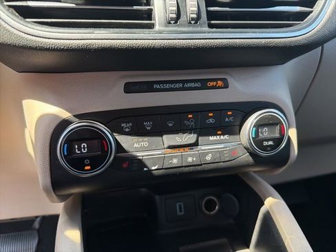 Used 2020 Ford Escape Titanium AWD/4WD image 14