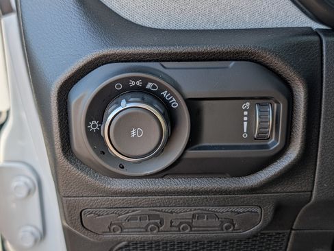 Used 2025 Jeep Wrangler Unlimited Sport AWD/4WD image 26