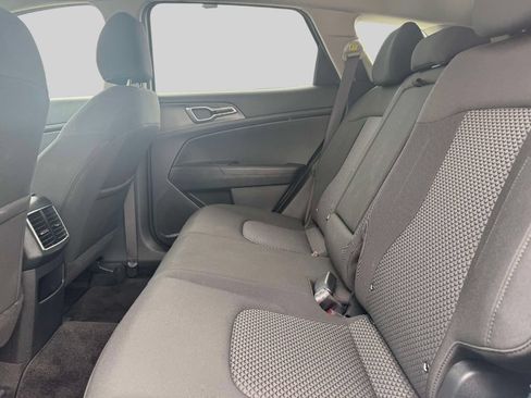 Used 2024 Kia Sportage LX AWD/4WD image 10