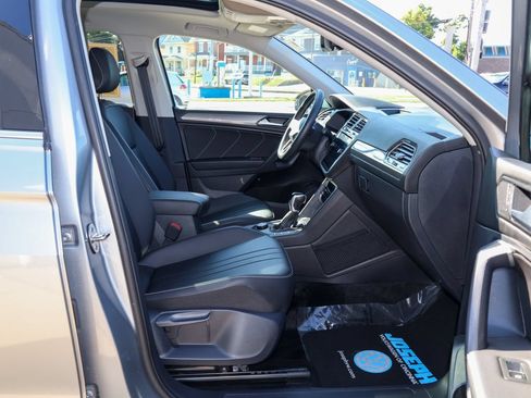Used 2024 Volkswagen Tiguan SE AWD/4WD image 29