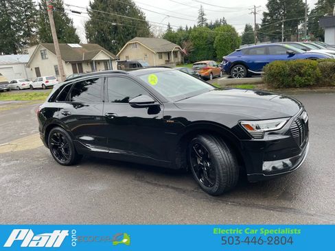 Used 2021 Audi e-tron Premium image 11