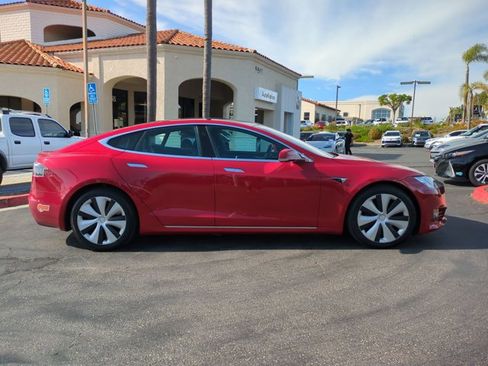Used 2020 Tesla Model S Long Range Plus image 4