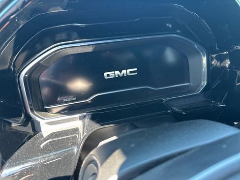 Used 2024 GMC Sierra 2500 SLE w/ SLE Value Package; AWD/4WD image 8