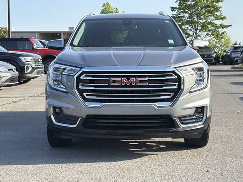 Used 2024 GMC Terrain SLT AWD/4WD image 8