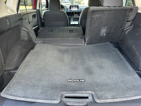 Used 2023 Nissan Rogue S FWD image 18