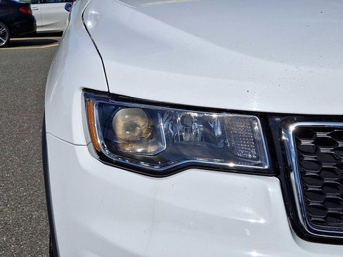 Used 2022 Jeep Grand Cherokee Limited image 9