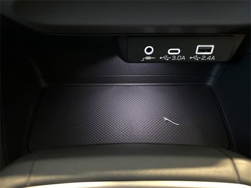 Used 2025 Subaru Crosstrek 2.0i Premium image 19