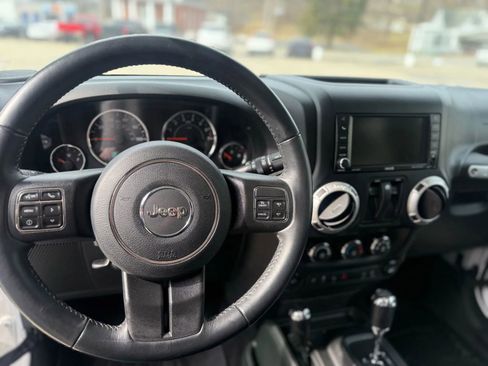 Used 2018 Jeep Wrangler Sahara w/ Connectivity Group image 6