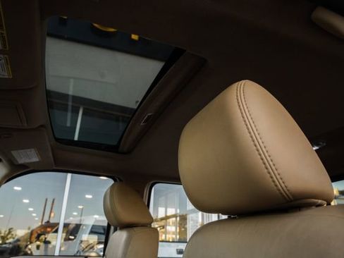 Used 2011 Ford F350 Lariat image 25