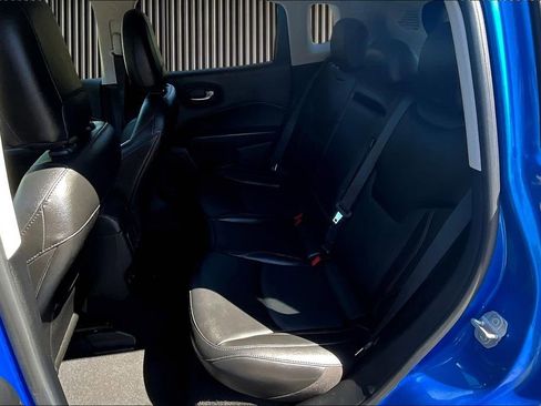 Used 2021 Jeep Compass Limited image 27