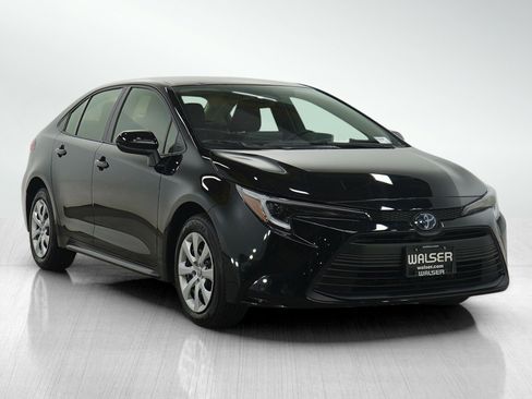 Used 2025 Toyota Corolla LE image 7