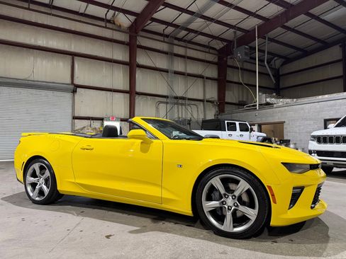 Used 2017 Chevrolet Camaro SS RWD image 3