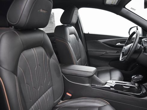 Used 2025 Buick Envista Avenir image 15