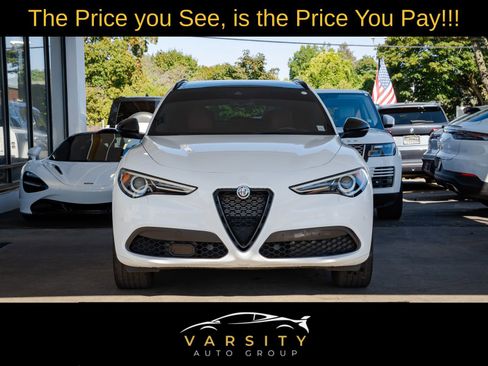 Used 2022 Alfa Romeo Stelvio Veloce image 2