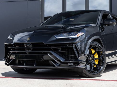 Used 2024 Lamborghini Urus Performante image 3