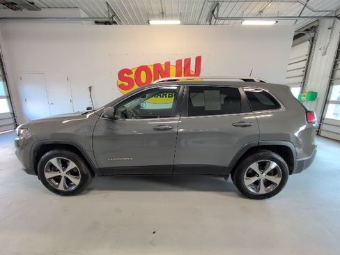 Used 2020 Jeep Cherokee Limited AWD/4WD image 2