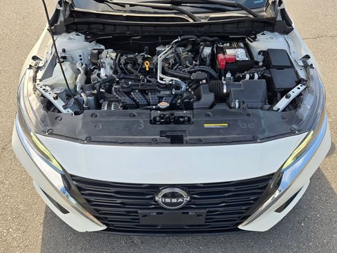 Used 2024 Nissan Altima 2.5 SV FWD image 19