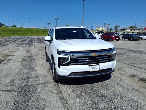 Used 2025 Chevrolet Tahoe LT AWD/4WD image 4